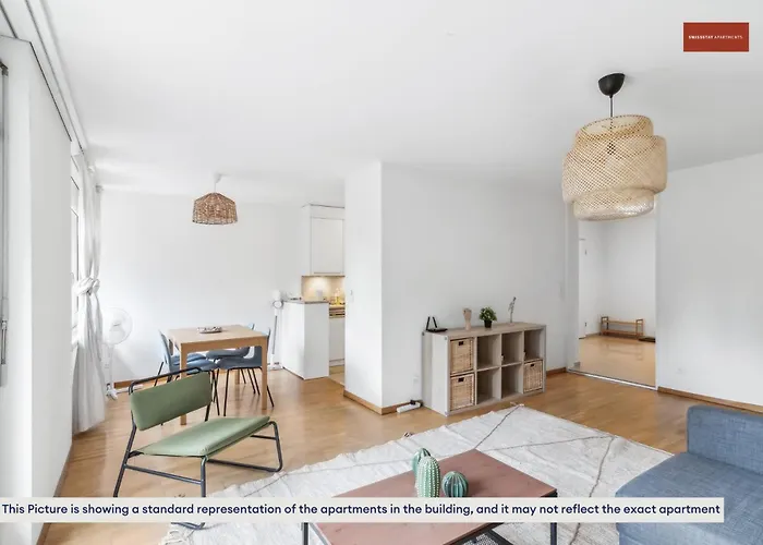 Chic 3-Bedroom Apartment Near Zurich Center